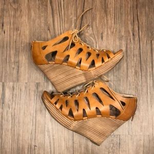 Lace-Up, Open toed, Wedges!